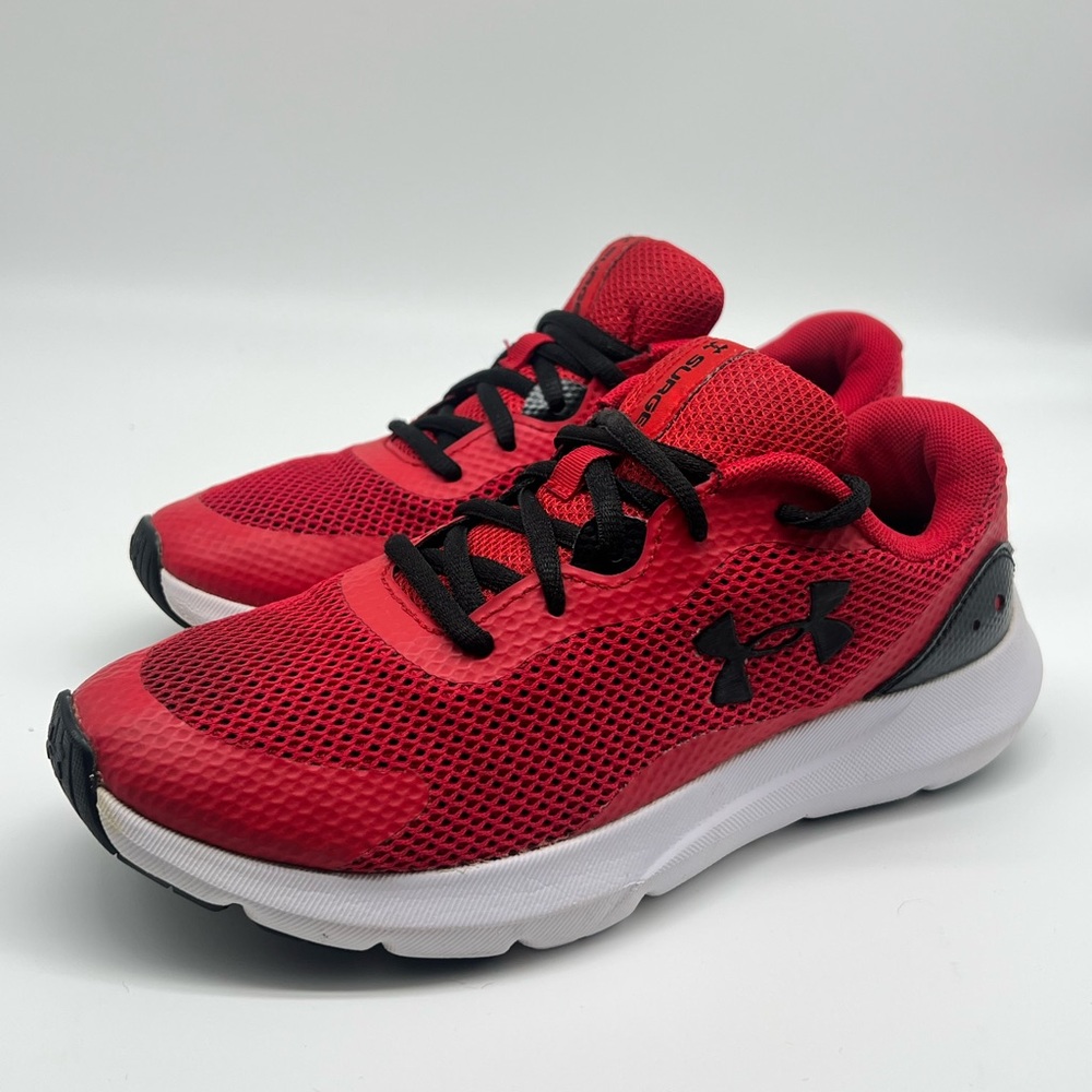UNDER ARMOUR Grade School Surge 4 Running Shoes Boys Size 5.5Y Red/Black